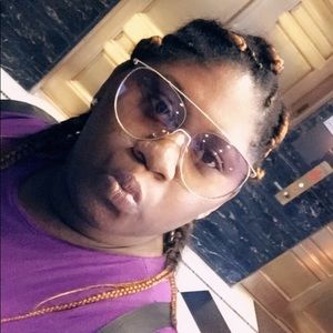 Meet your Posher, Talia